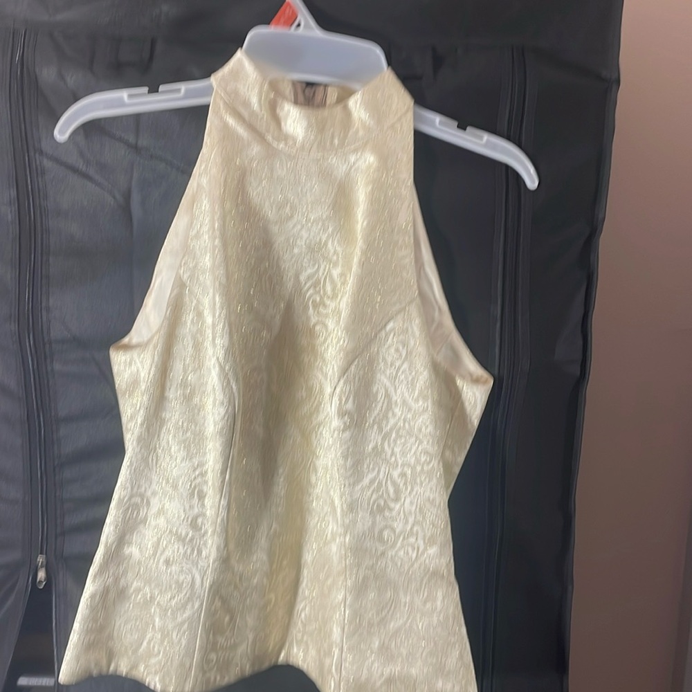 Beautiful top with cream and gold size 6